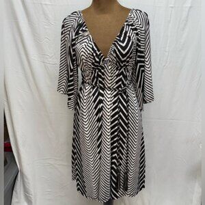 Miss2day Asymmetrical Black & White VNeck Womens Dress